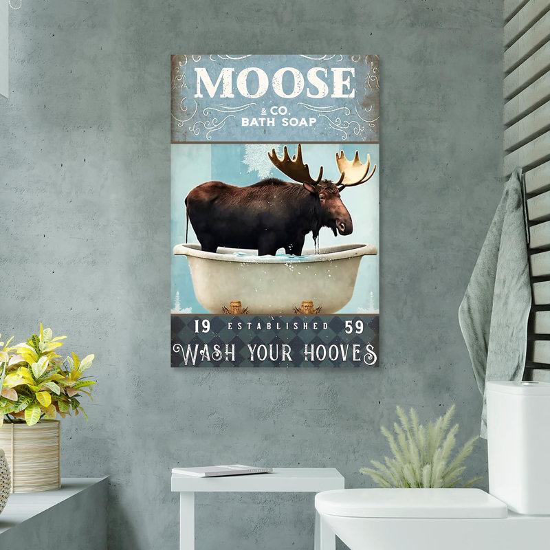 "Moose Bath Soap" 2 - 1 pièce, impression sur toile tendue, H 36 po x l 24 po x P 1,25 po