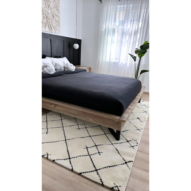 Vitaly Striped Indoor / Outdoor Rug, Rectangle 6'7" x 8'11"