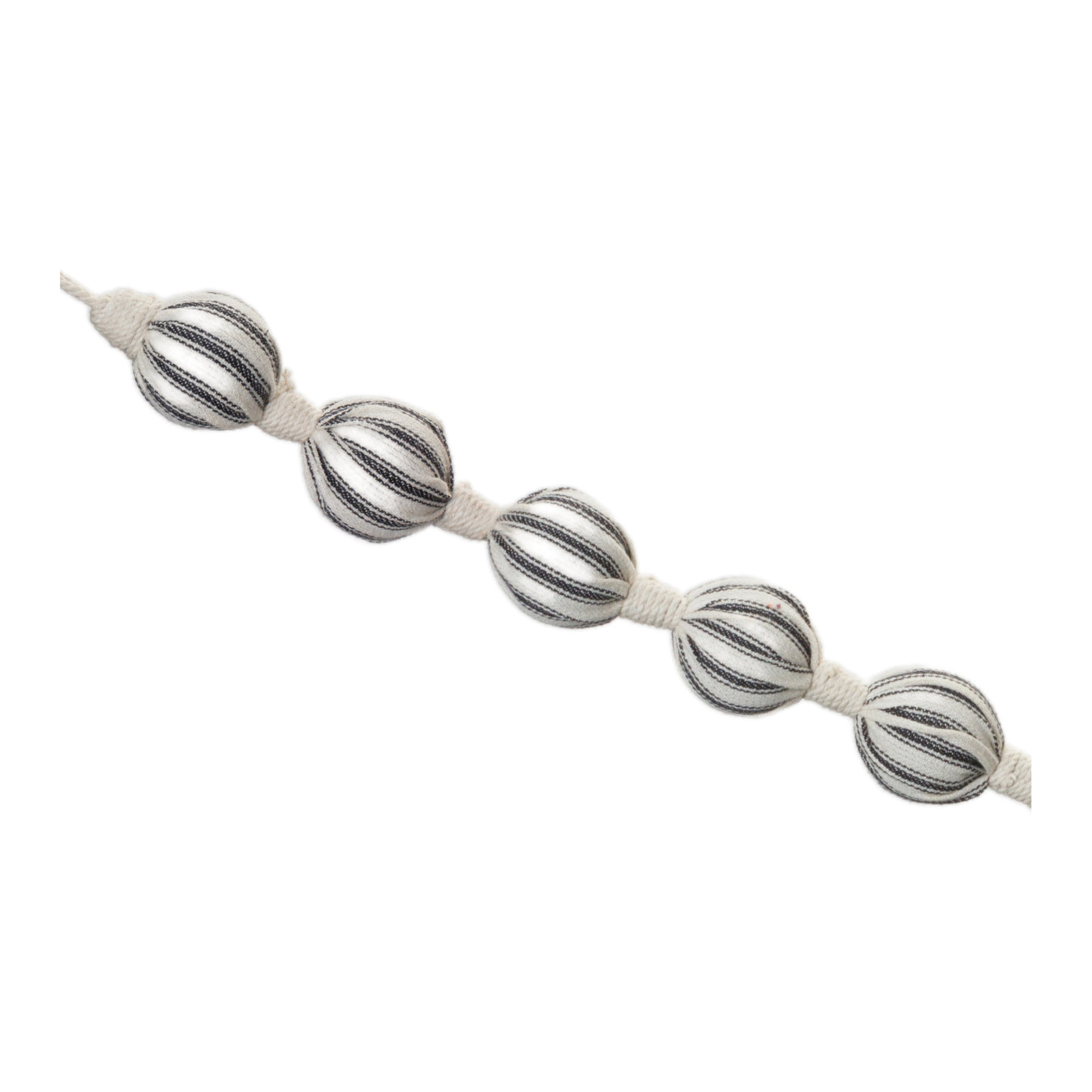 68.25'' in. Faux Garland, Cream/Black