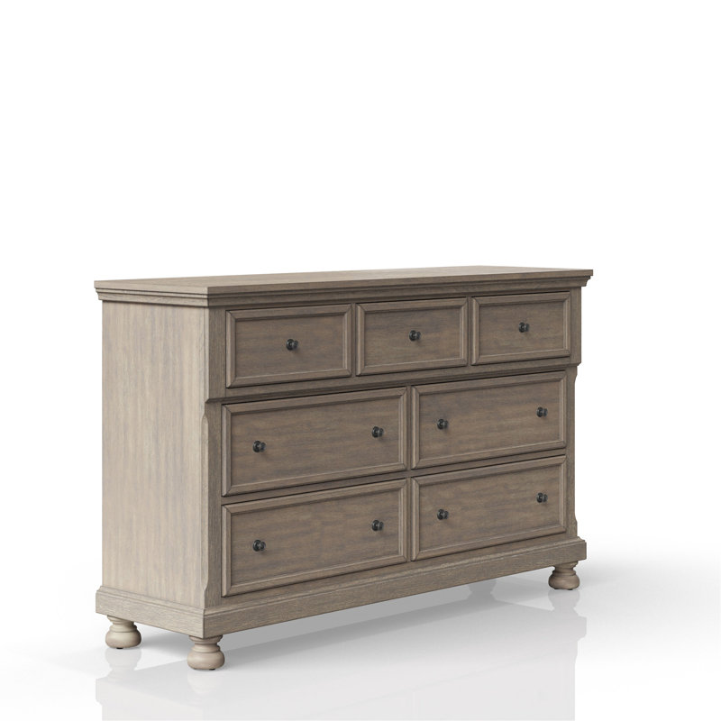 Commode à sept tiroirs