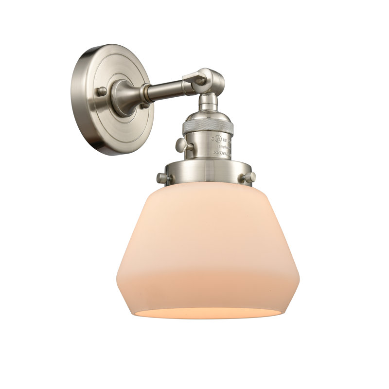 Applique murale à bras 1 lumière Chill, Ampoule incandescente rétro de 60 watts, Boîtier blanc mat, Or satiné