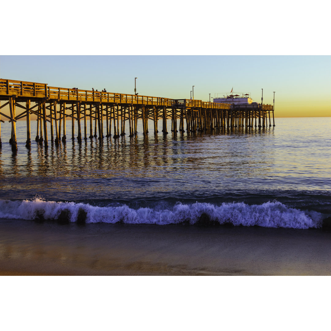 Balboa Pier von Ron und Patty Thomas - Kunstdrucke auf Leinwand ohne Rahmen