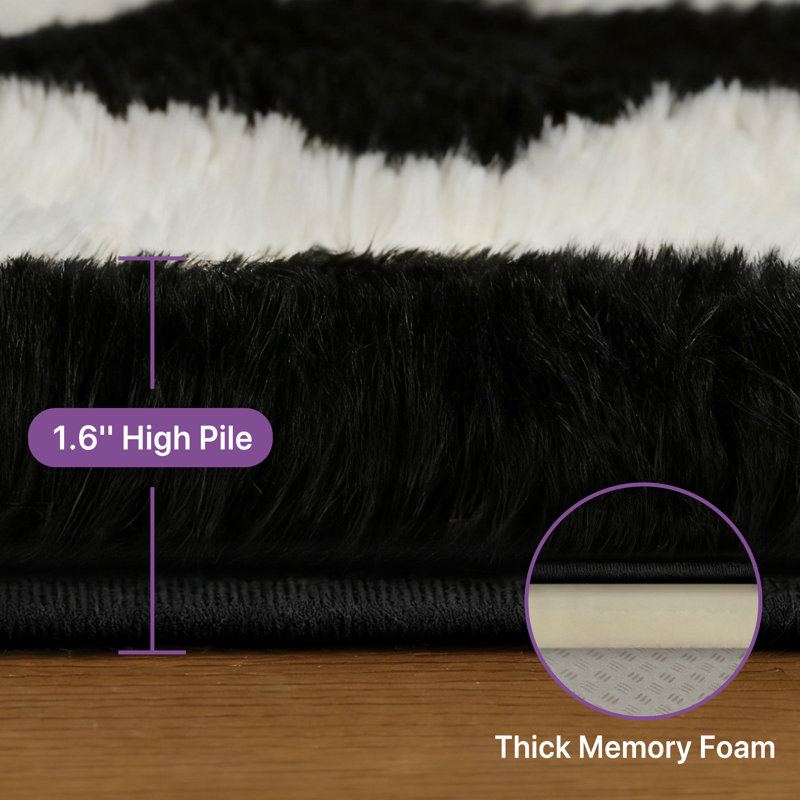 Modern Black/White Machine-Washable Checkered Shag Area Rug, Rectangle 5' x 7', Black