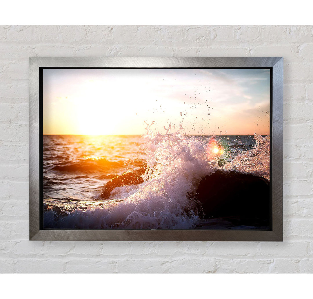 Crashing Waves In The Sunset - Einzelne Bilderrahmen Kunstdrucke