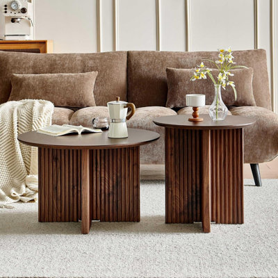 Fluted Round Nesting Coffee Table Set of 2, Mid Century Modern Wood Coffee Tables and End Table Set, Circle Side Table Minimalist Center Tables for Living Room, Office, Walnut
