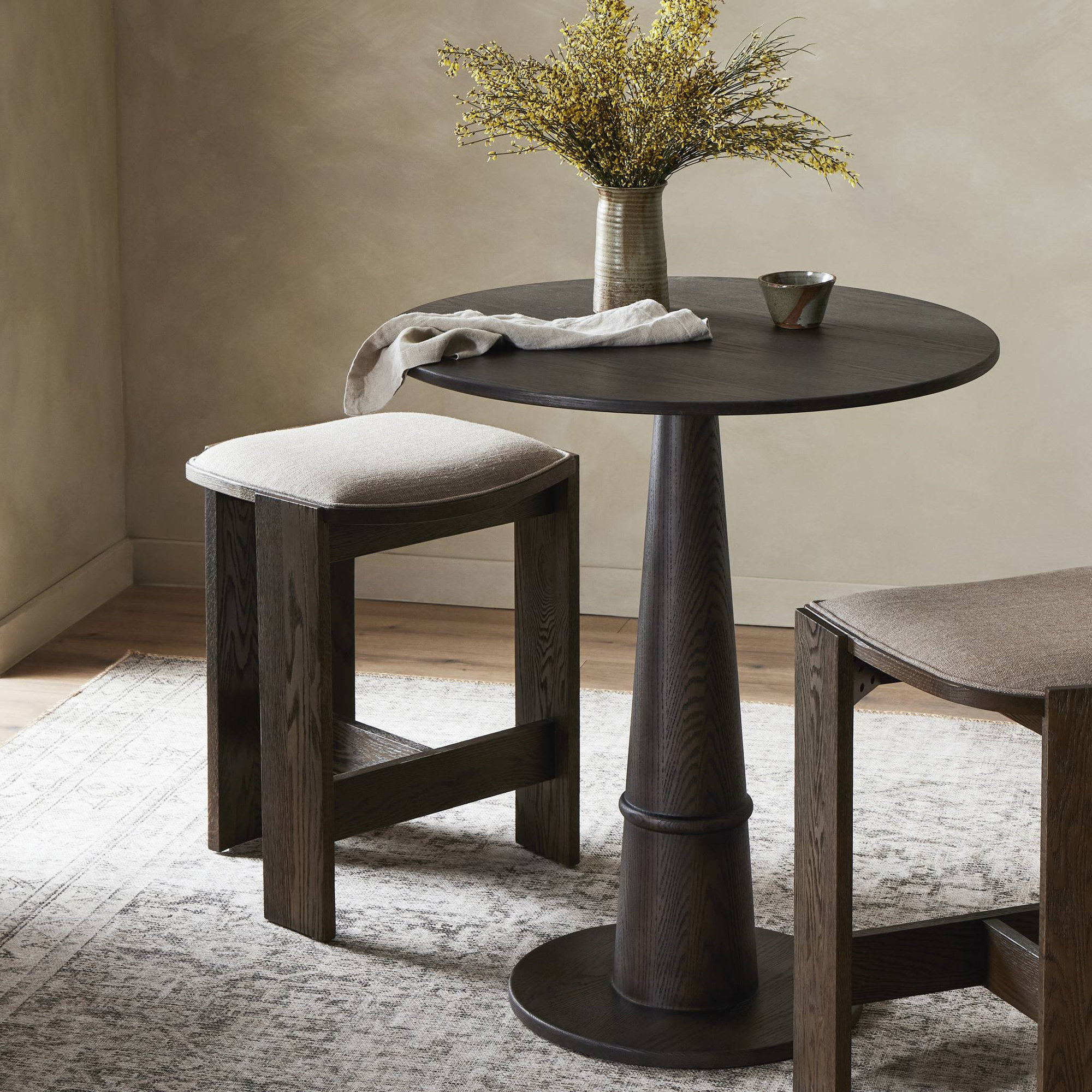 Beverly Round 32.00000'', 42.5" H x 32" L x 32" W, Brown Oak Veneer