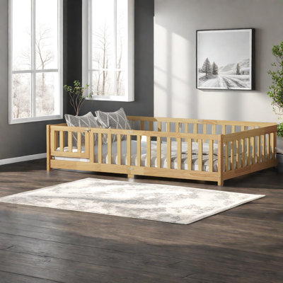 Lits de plancher en bois d'hévéa multifonctionnels avec clôture de sécurité, conception compacte naturelle