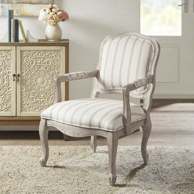 Chaise en bois exposé Avir