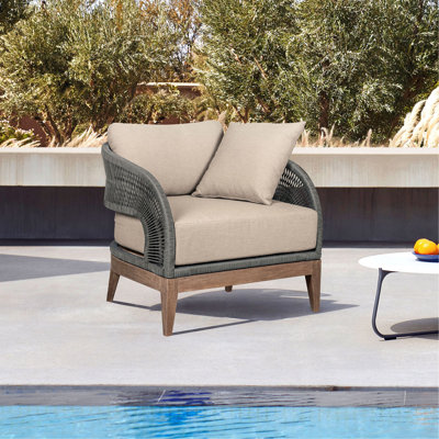 Chaise d'extérieur Orbit en bois d'eucalyptus vieilli avec corde grise et coussins en oléfine taupe