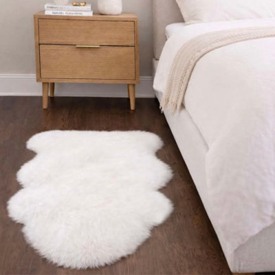 Tapis blanc / ivoire fait à la main en peau de mouton New Zealand