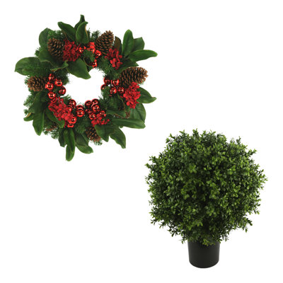 22" Holiday Wreath with UV Rated Boxwood Drop-In