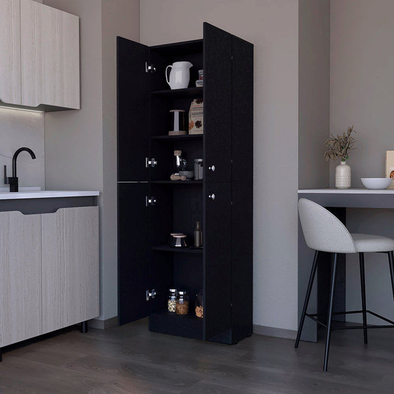 Garde-manger, Black