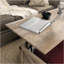 Table basse à plateau relevable, finition brune