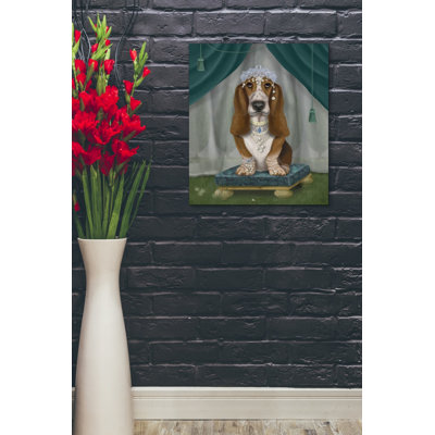 «Basset hound and Tiara» par Fab Funky, art mural sur toile