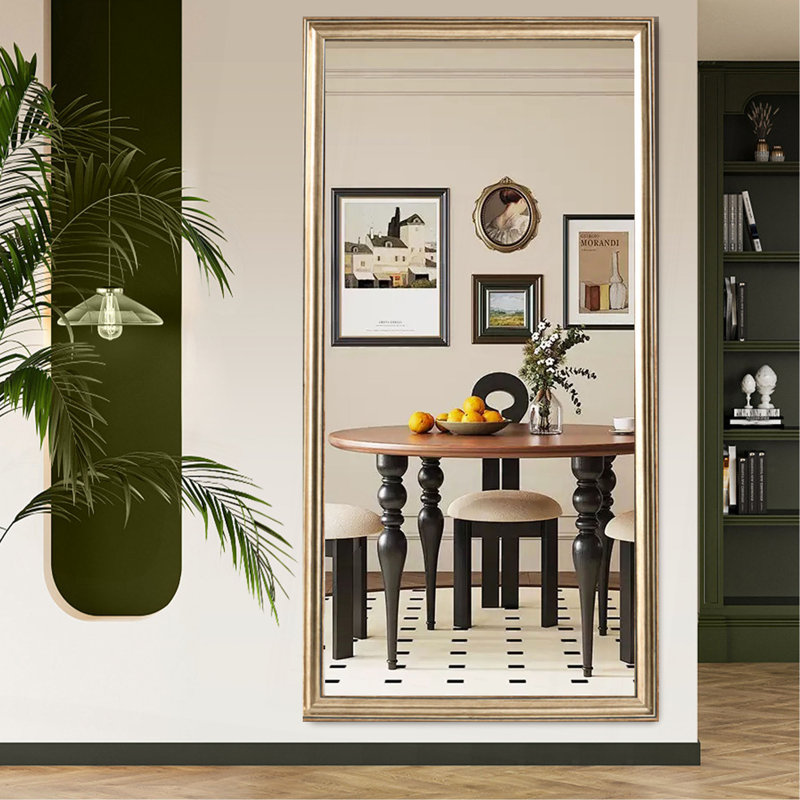 Miroir de plancher 32 po x 70 po avec structure en bois artificiel, conception élégante et durabilité, un incontournable pour les chambres à coucher, les magasins de vêtements et les salons