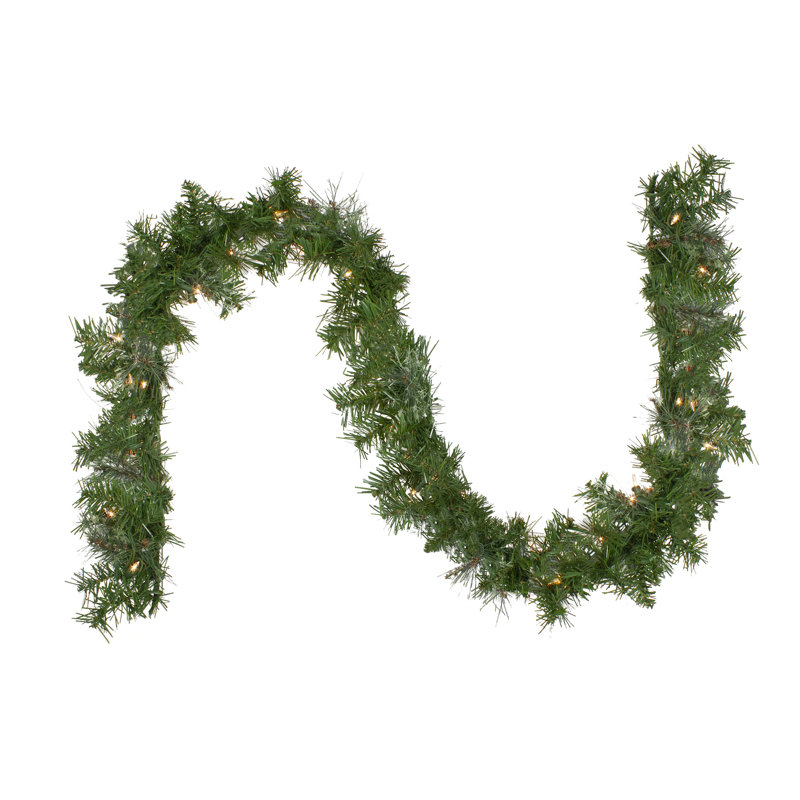 Guirlande de Noël 9 pi x 10 po pré-éclairée en pin cachemire Oregon