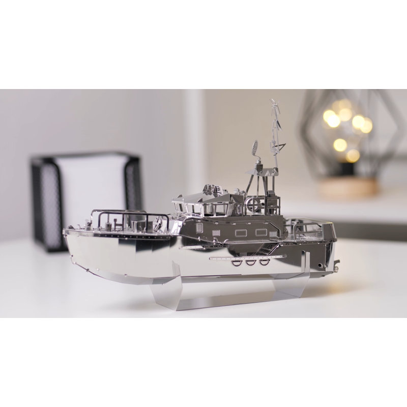 Figurines & Sculptures
