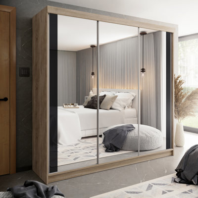 Altovise Wardrobe