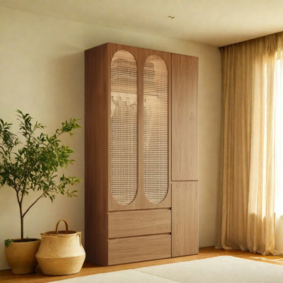 Armoire classique en rotin tissé