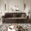 Velours brun moderne Mid-Century 4 avec garniture cloutée, bouton, roulé et inclus, conçu pour la vie quotidienne des années à venir