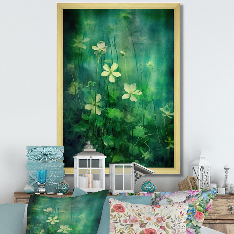 «Green Wilflowers I» sur toile, Encadrement doré, H 44 po x l 34 po x P 1,5 po
