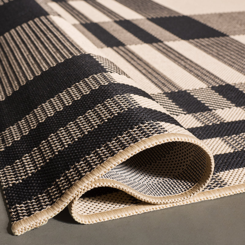 Tapis d'intérieur / extérieur à motif écossais Lakeeva Performance, Rectangle 5 pi 3 po x 7 pi 7 po, Black/Bone