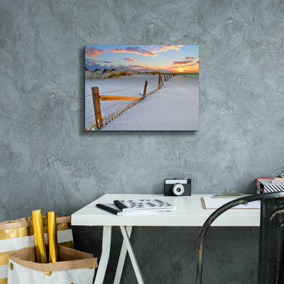 «White Sand Beach Sunset» par Ezra Tanner