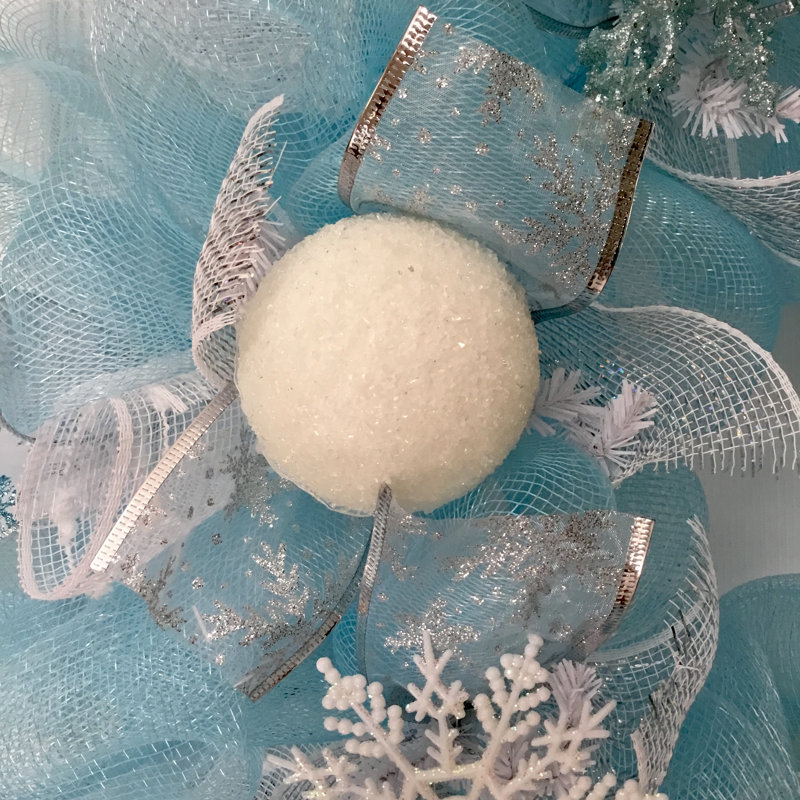 Couronne d'hiver boules de neige gelées