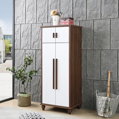 Tablettes fonctionnelles amovibles pour garde-robe