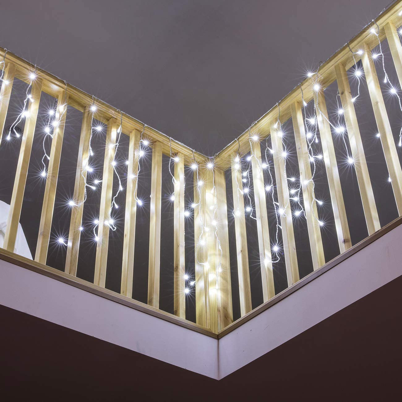 32' LED Icicle Lights, White