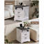 Table de chevet de style champêtre avec station de recharge-445098832-455247821