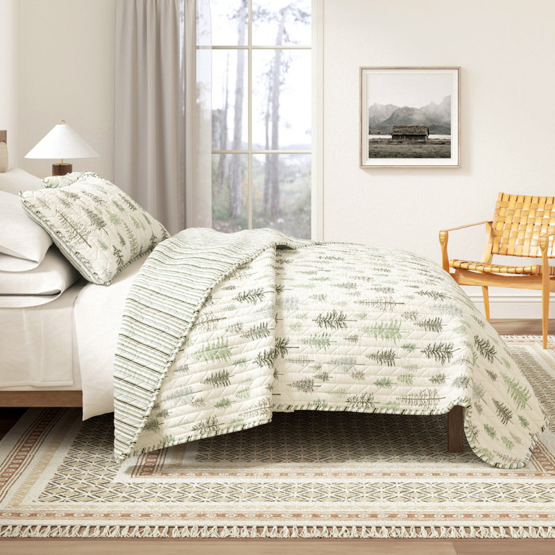 Green Forest Reversible Lodge Quilt Set with Shams, Twin/Twin XL Quilt + 1 Sham
