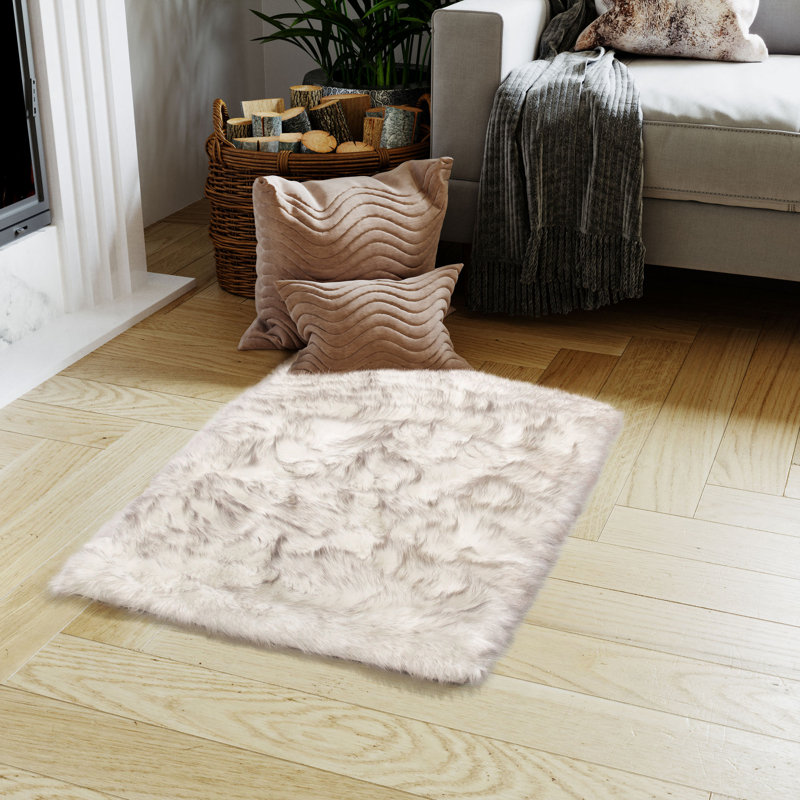 Cassini Faux Fur Indoor Rug, Rectangle 2' x 3'