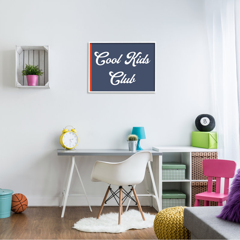 «Cool Kids Club», art audacieux, H 24 po x l 30 po x P 1,5 po, Giclée encadrée blanc bord de mer