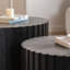 Ensemble de 2 tables basses à cannelures noires pour petits espaces