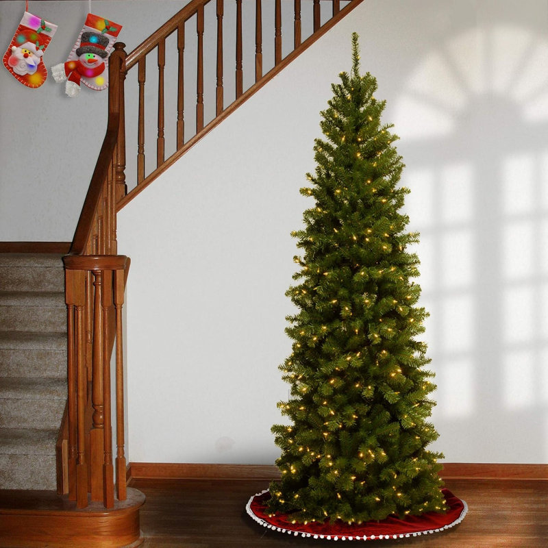 Arbre de Noël artificiel épinette illuminé 6 pi avec lumières claires North Valley