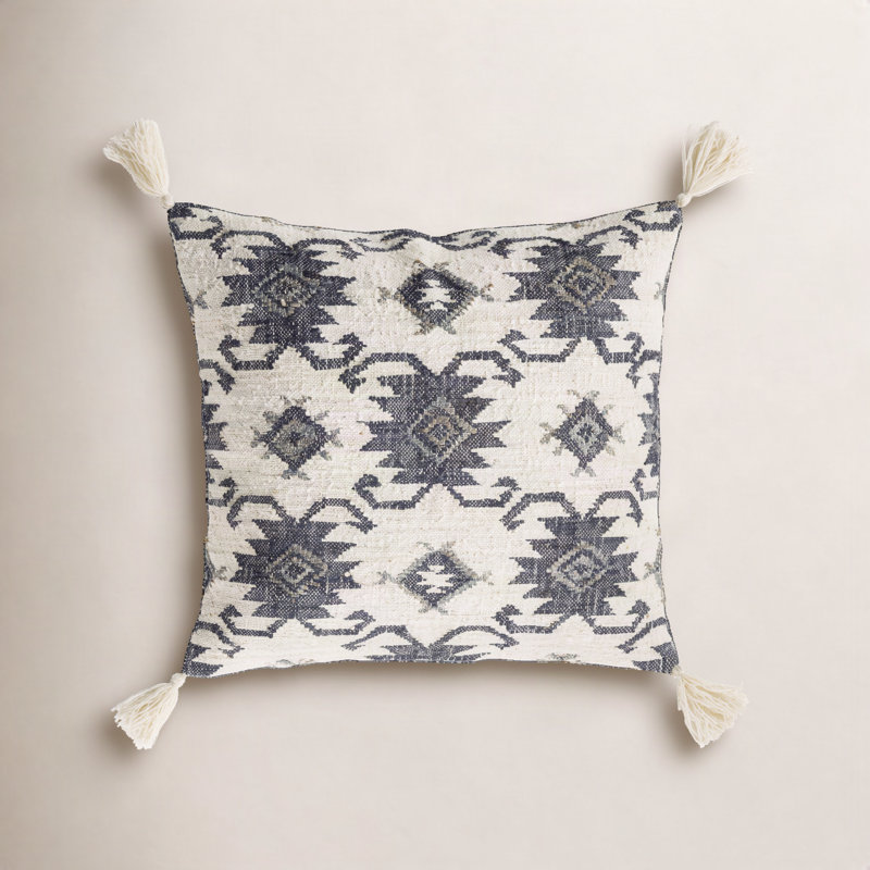 Peridan Tassels Jute / Sisal Reversible Pillow Cover, 20" x 20"
