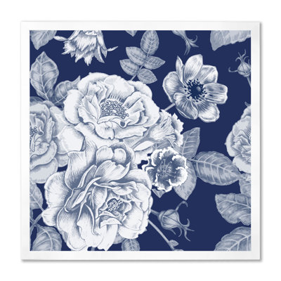 «White Vintage Flowers On Classic Blue I», reproduction d'art sur toile