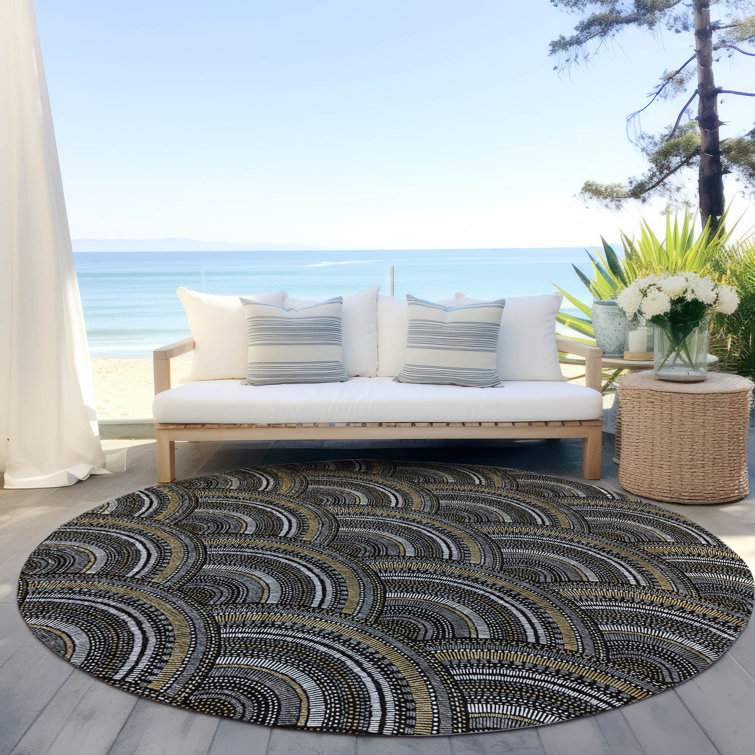 Chayden Washable Geometric Indoor / Outdoor Rug