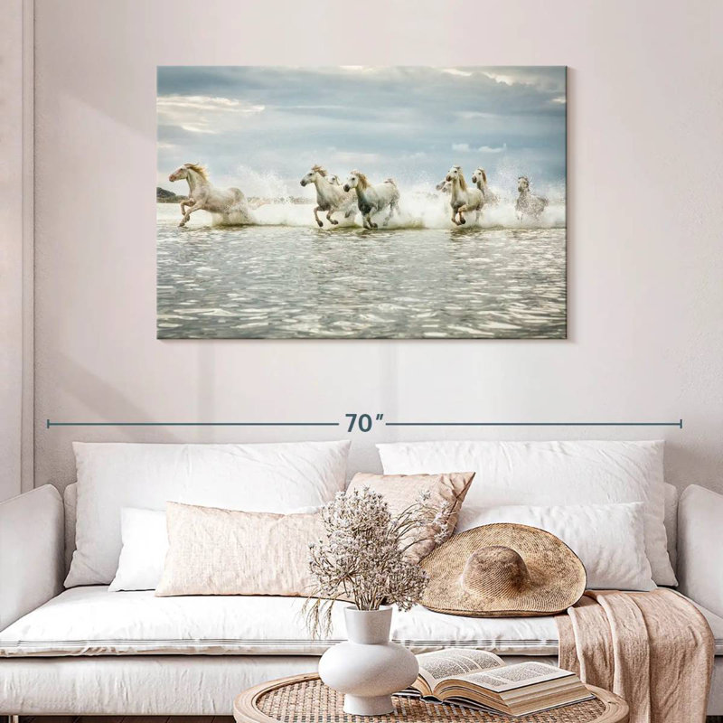 Cheval de Camargue blanc qui court dans l'océan III, H 30 po x l 45 po