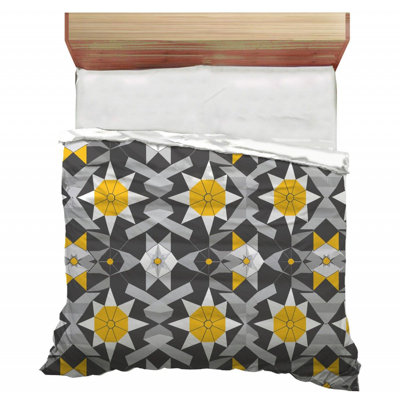 Sharp Abstract Microfiber / Polyester Comforter