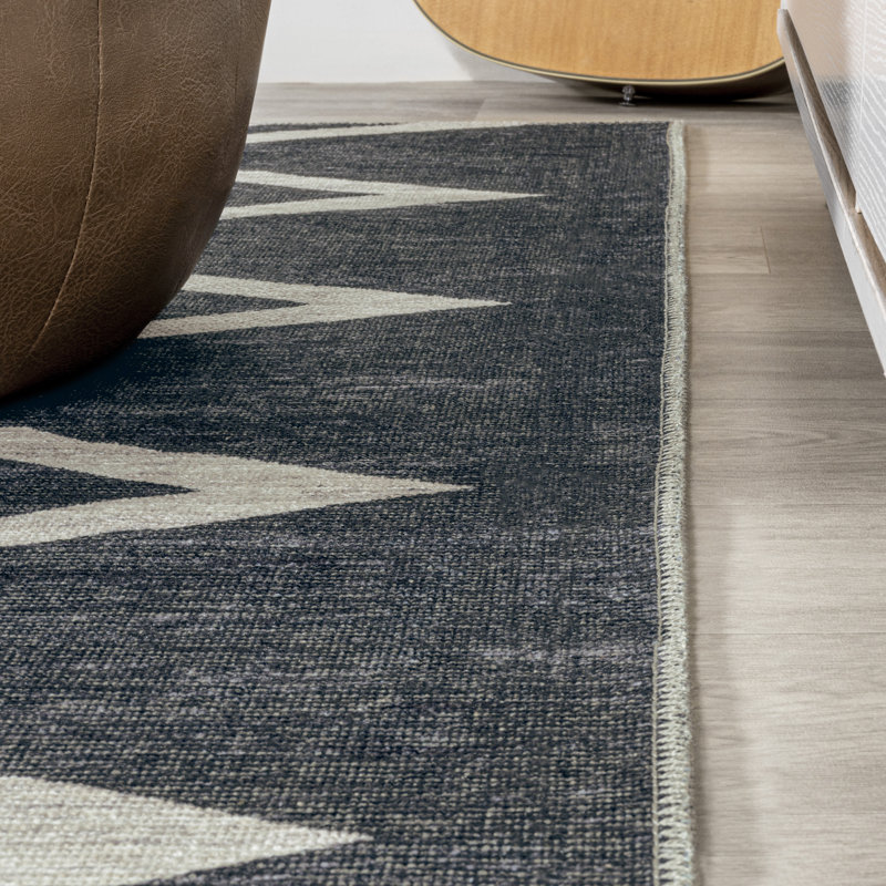Bonnes Chevron Machine Made Power Loom Polypropylene Area Rug in Ivory/Black, Runner 2' x 8'