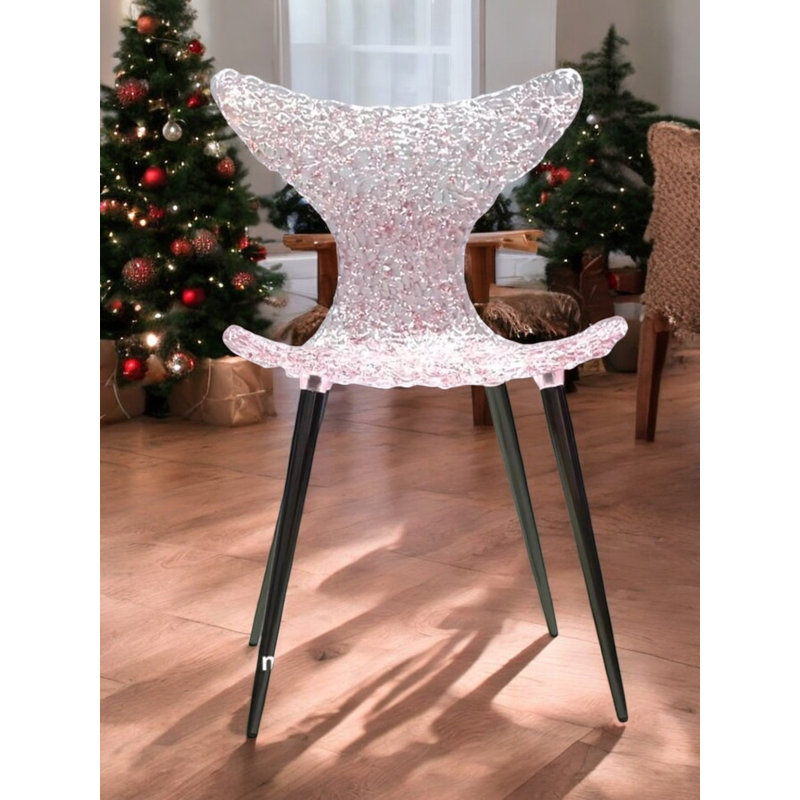 Chaise d'appoint de luxe innovante - siège de designer moderne avec élégance reflétant la lumière