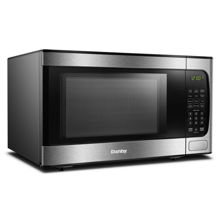 Black & Decker Microwave .7 C/F Black or Silver