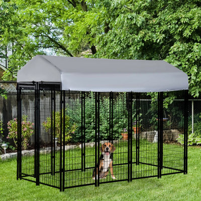 Enceinte d'extérieur pour chien de 8 pi x 4 pi 6 po avec porte verrouillable et auvent pour cage moyenne / grande - entrée, couverture, canines de taille moyenne à grande