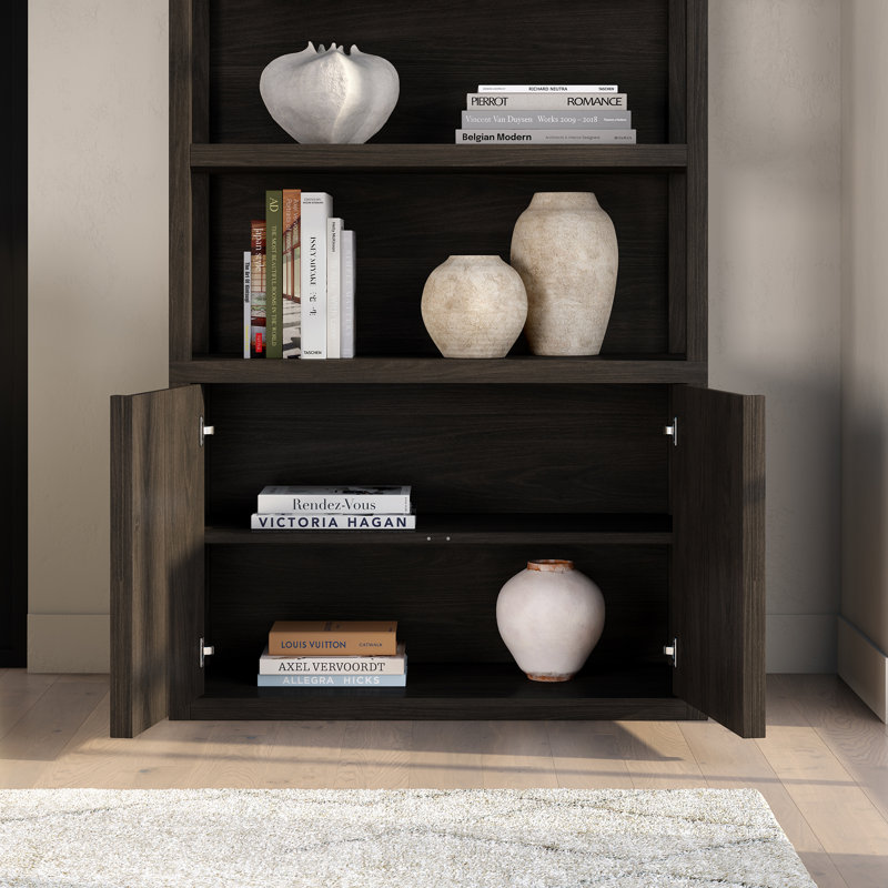 Grande bibliothèque rectangulaire en bois d'aulne de 67,5 po de hauteur Savin, Brun aulne