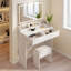 Coiffeuse de maquillage-563919807