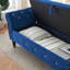 Le banc repose-pieds 63,38 po multifonctionnel en velours avec rangement et pieds en bois massif avec boucle en cristal et 1 coussin