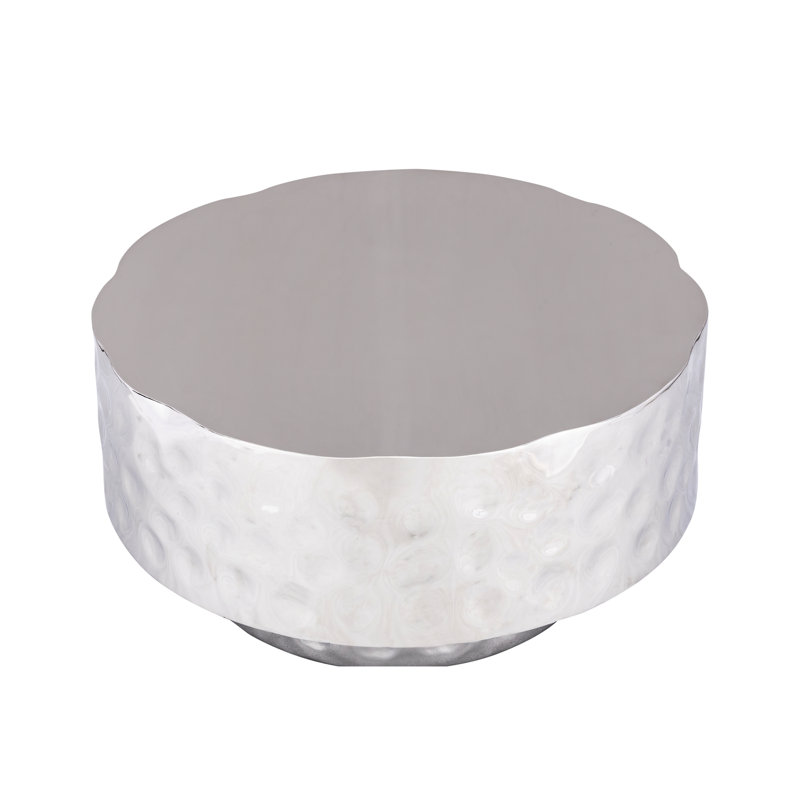 Table basse moderne moderne en métal argenté, texture martelée à la main, largeur et profondeur de 30 pouces, construction élégante pour la maison