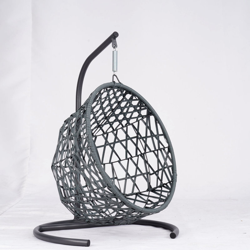 Chaise grise pour chat. Fabrication. Intérieur spacieux. Respirant. Pour les chats, les petits chiens et les animaux. Balancelle suspendue d'intérieur et d'extérieur en gris. Ouverture. Avec coussin pour